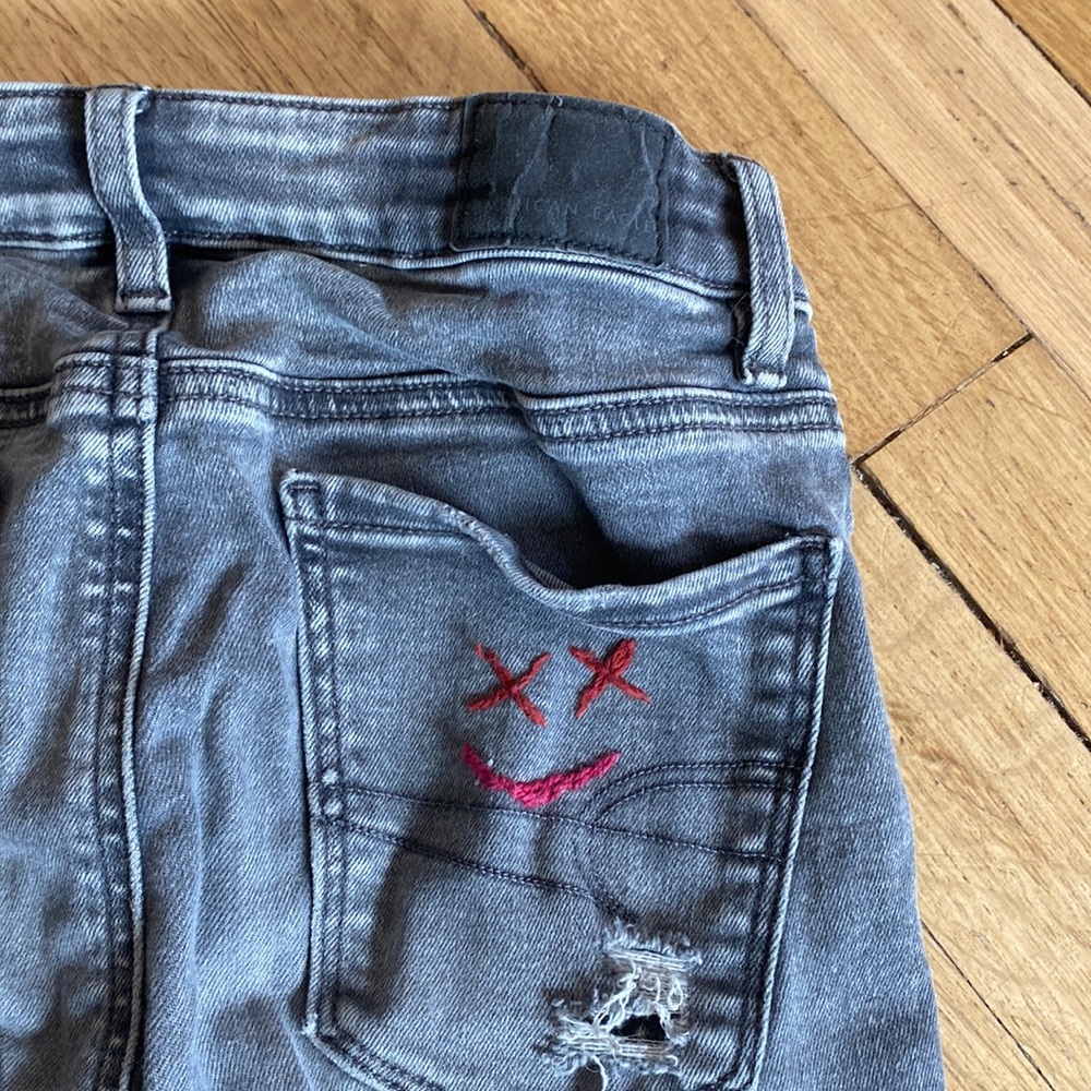 Gray American Eagle skinny jeans